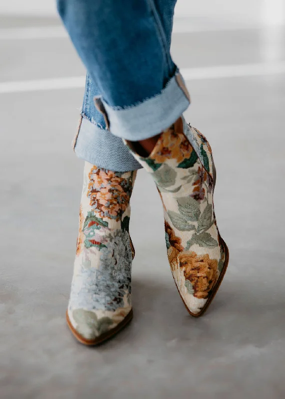 Kaiya Western Tapestry Boots